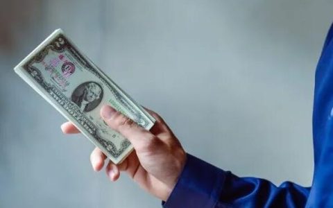 粉丝2万，每天引流70人，变现超30万。