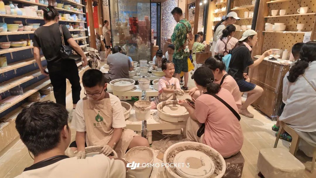 去了一趟庐山，才发现被李白忽悠了