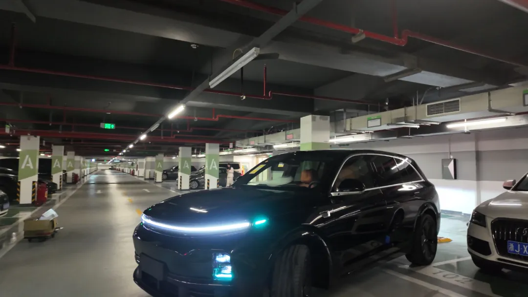 买了辆车，刺激